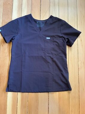 FIGS Catarina Scrub Top in Espresso